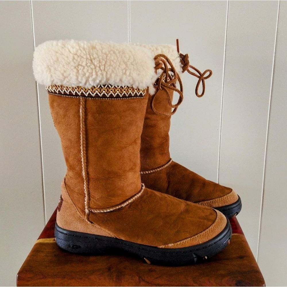 Ugg Embroidered Two Toned Leather Winter Boots Women's Size 7 - Picture 3 of 11